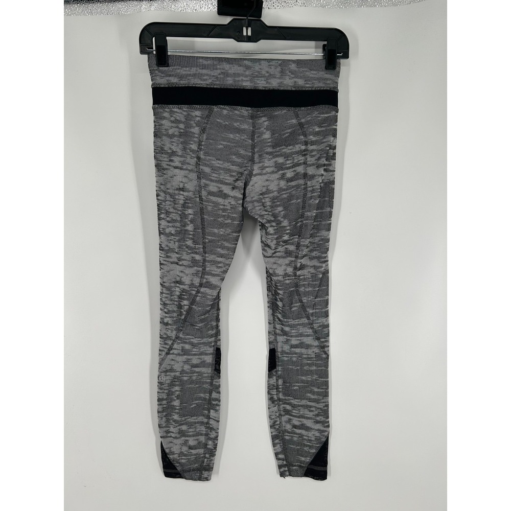 Lululemon Wild and Free Leggings Women's Size 4 Crop Capri Cropped High‎ Waisted
